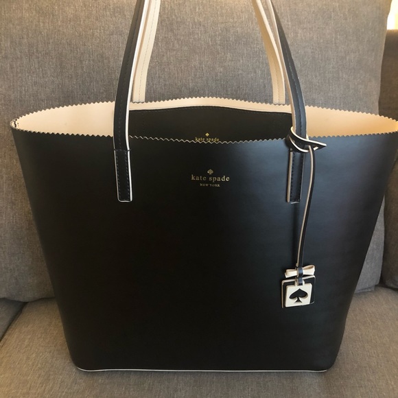 kate spade Handbags - Kate Spade Ivy Drive Little Len Bag